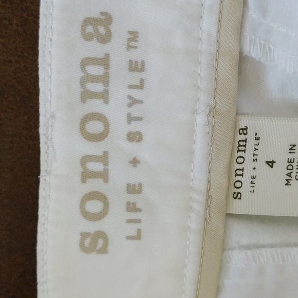 NEW Sonoma Mid-Rise Original Fit Slimming Mid-Rise Bermuda Shorts 4 White - Picture 2 of 14